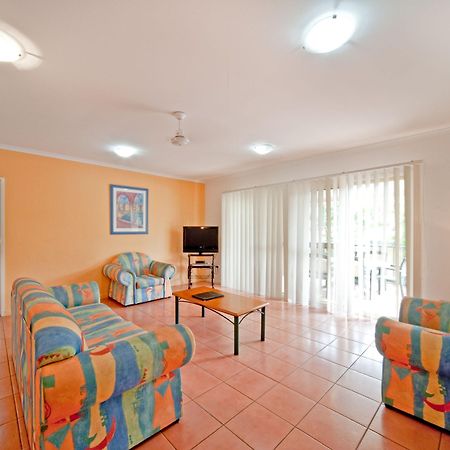 At Beach Court Holiday Villas Airlie Beach Exterior foto