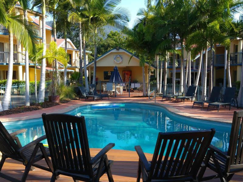 At Beach Court Holiday Villas Airlie Beach Exterior foto